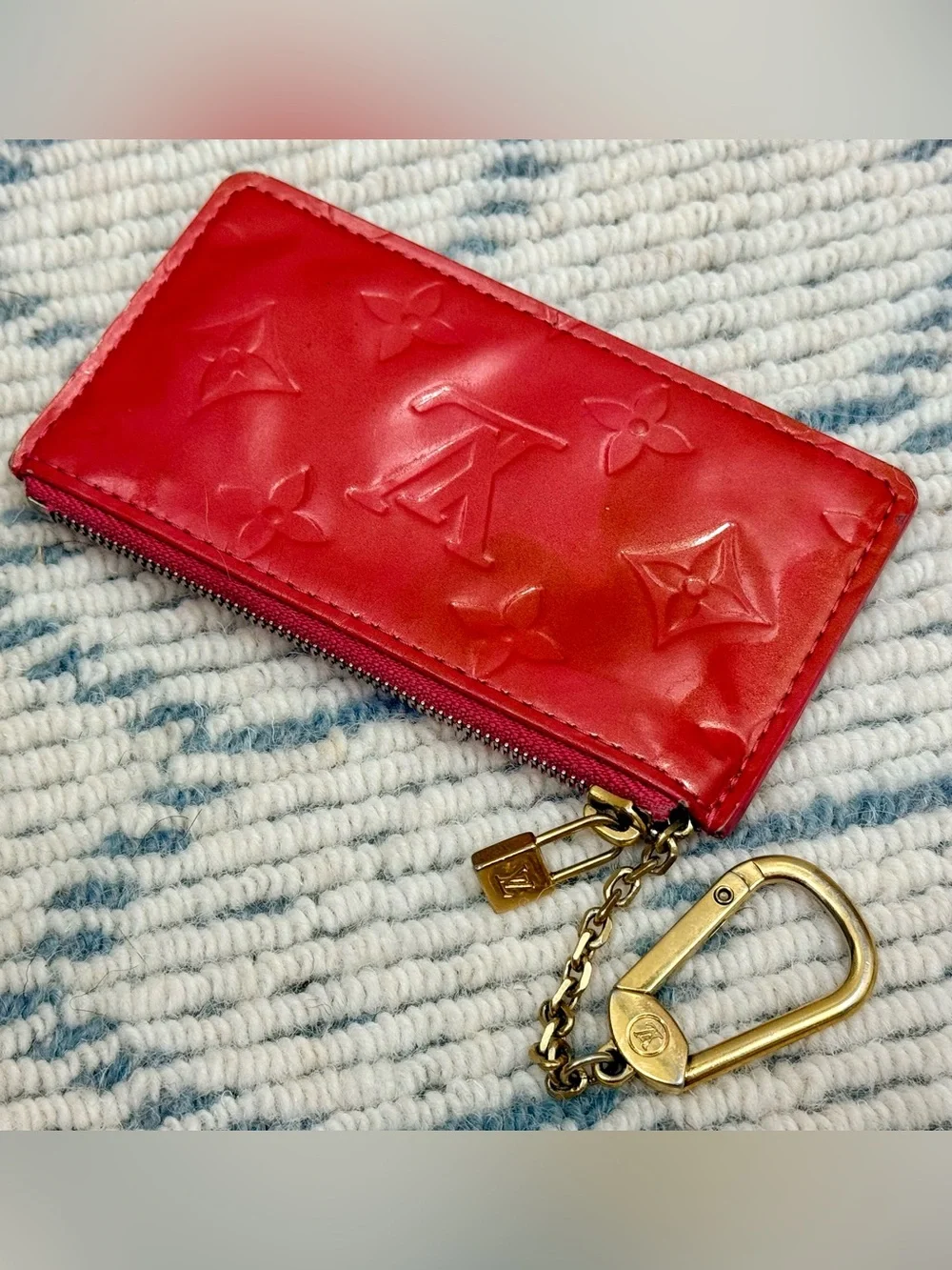 LOUIS VUITTON Vintage Y2K Classic Red Monogram Vernis Key Pouch Pouchette Cles